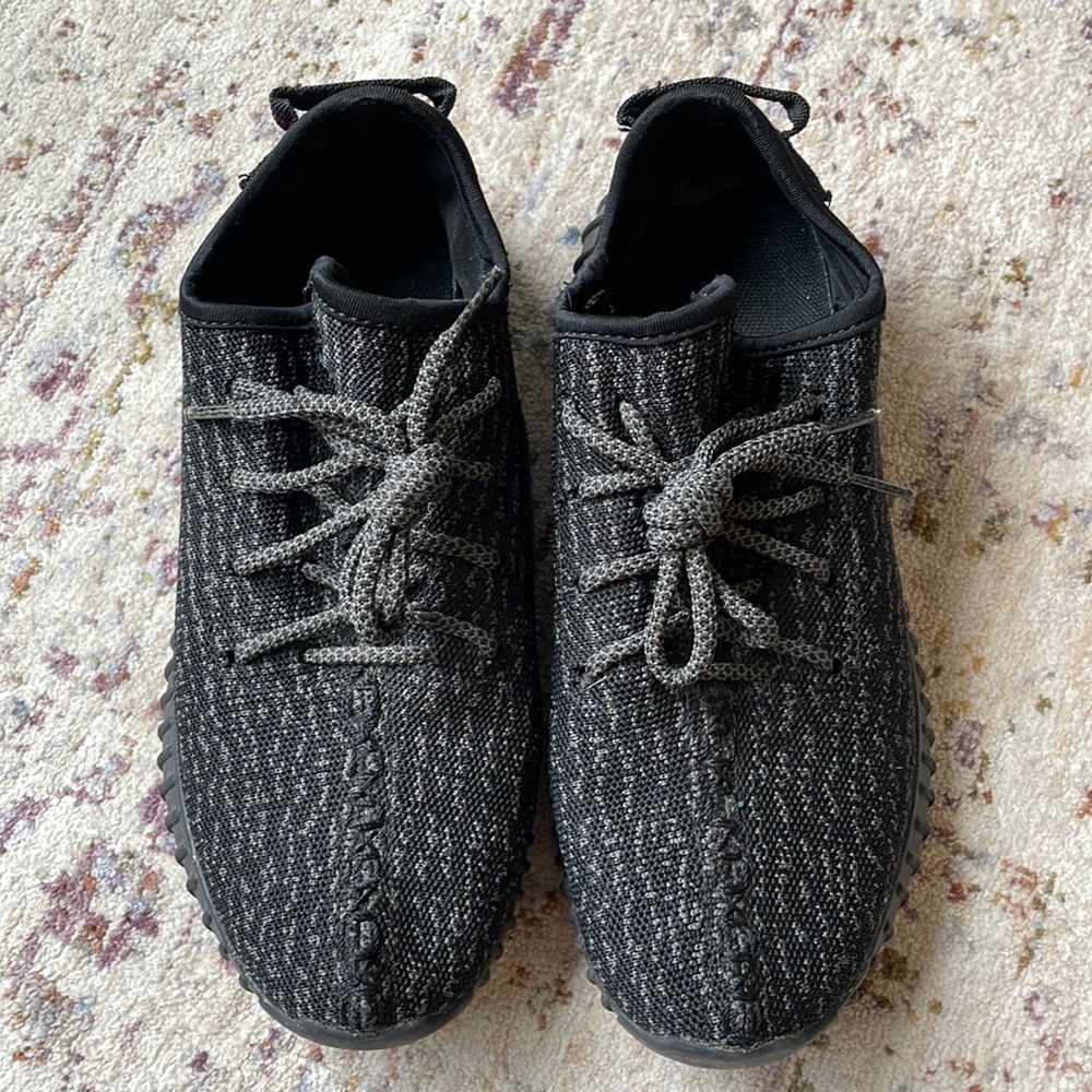 Adidas Yeezy Size 7.5 Women’s